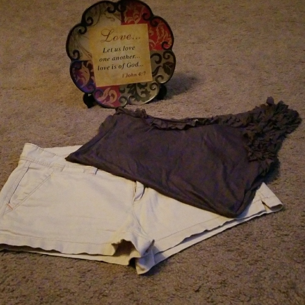 stretch aeropaostale tan shorts size 7/8 w/ top
